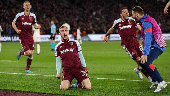 雄鹿豪取联赛最佳战绩