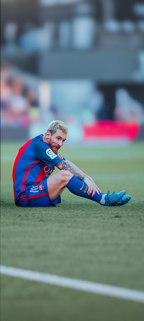 足球世界杯吉祥物亮相，造型引网友热评