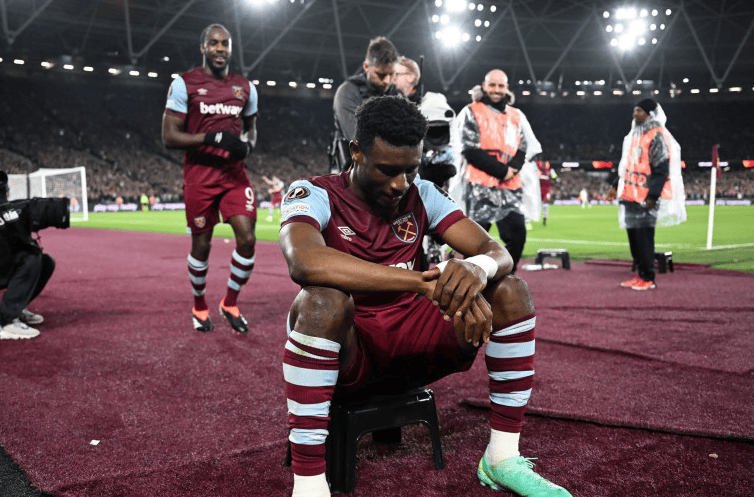 反对家暴，克雷莫内塞球衣背后印的是与球员关系密切女性名字